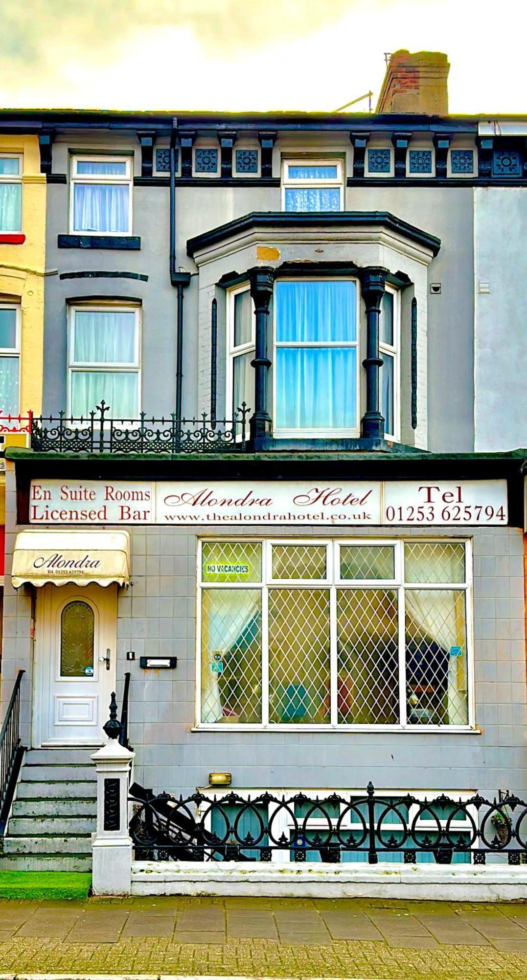 Alondra Bed & Breakfast